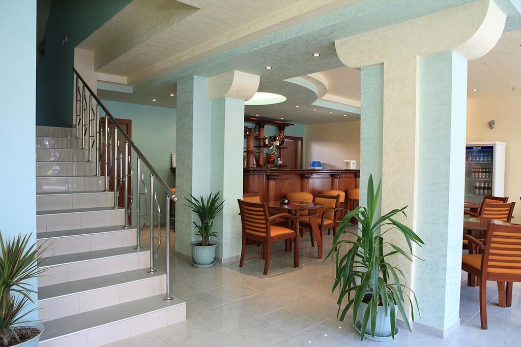 Dreams Family Hotel เนเซบาร์ ภายนอก รูปภาพ